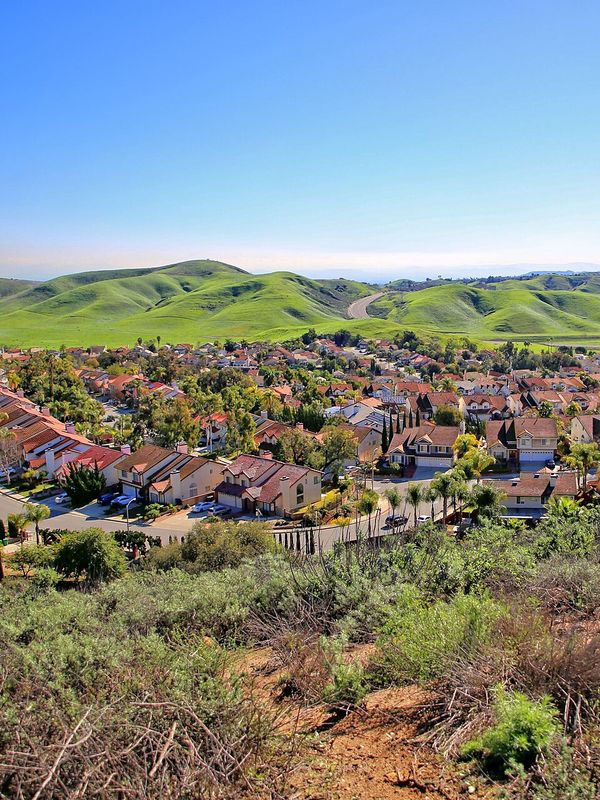 Diamond Bar homes below the hills